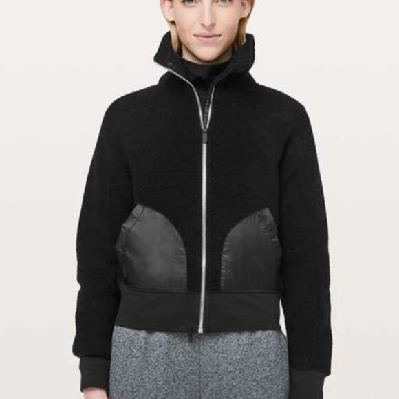 Lululemon 'So Sherpa' Black Crop Bomber Jacket Teddy Wool Full Zip  Women Size 6 - Picture 1 of 12